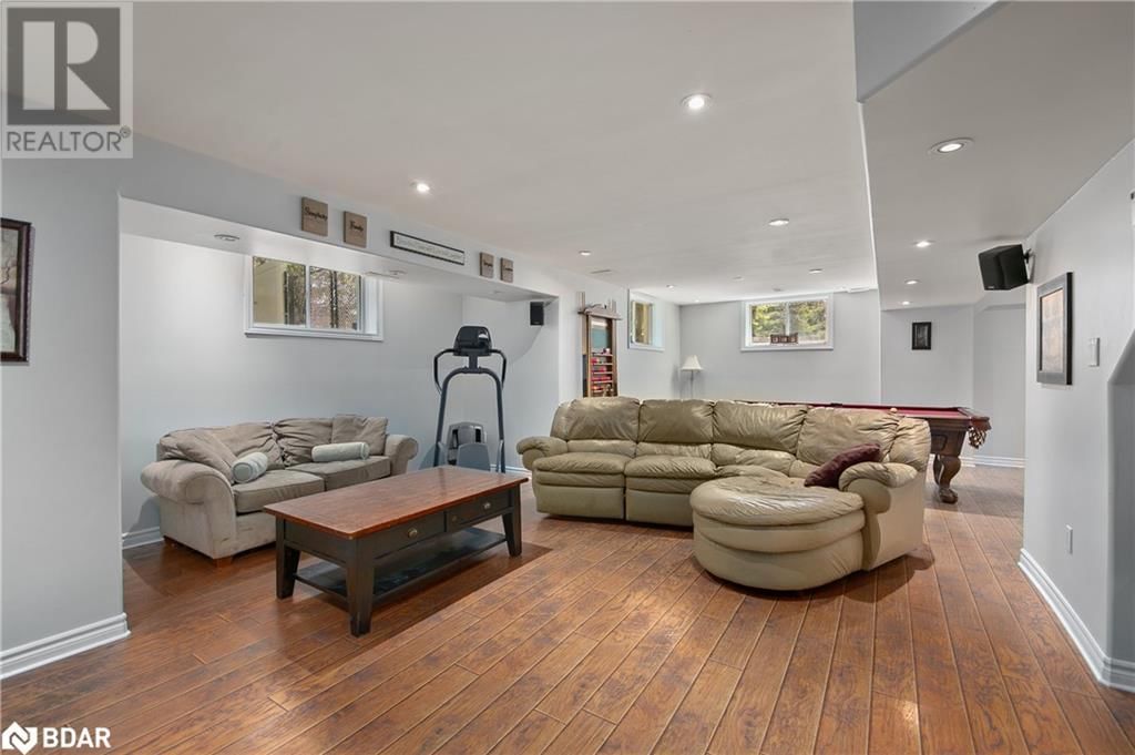 2 EVERGREEN LANE Image 39