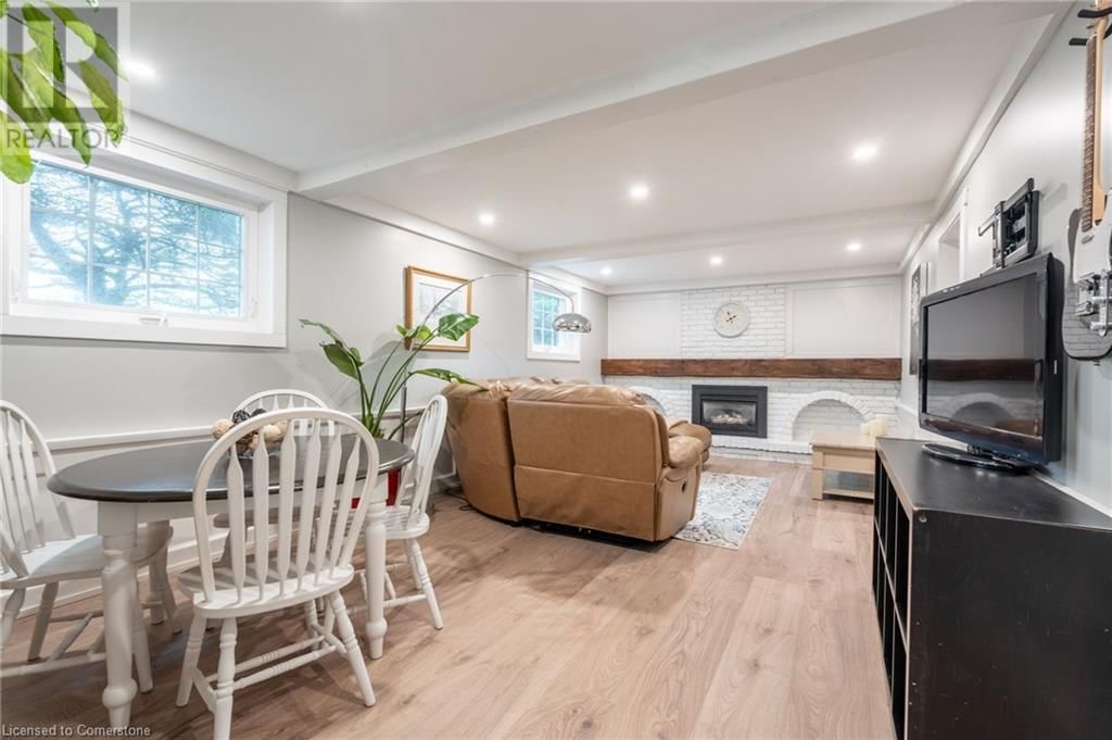 13 WOODEND DRIVE Image 29