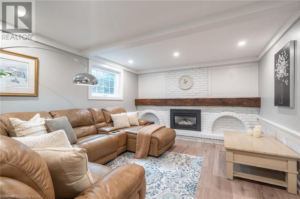 13 WOODEND DRIVE Image 30