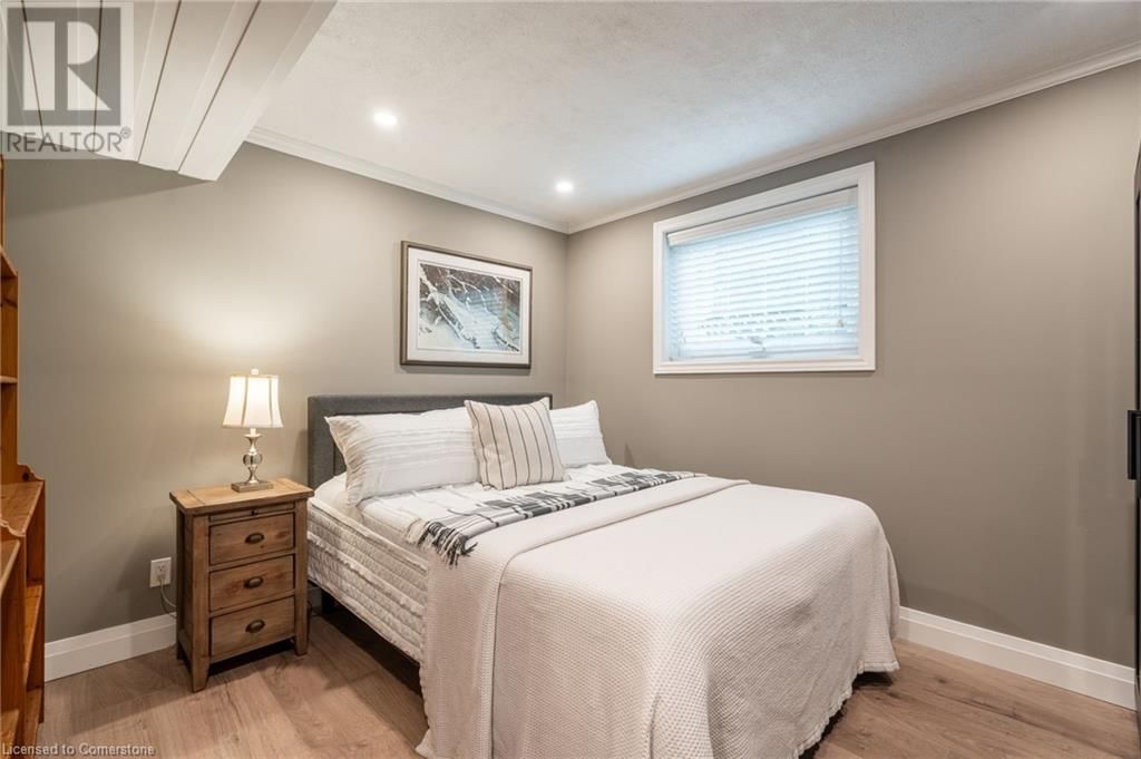 13 WOODEND DRIVE Image 32