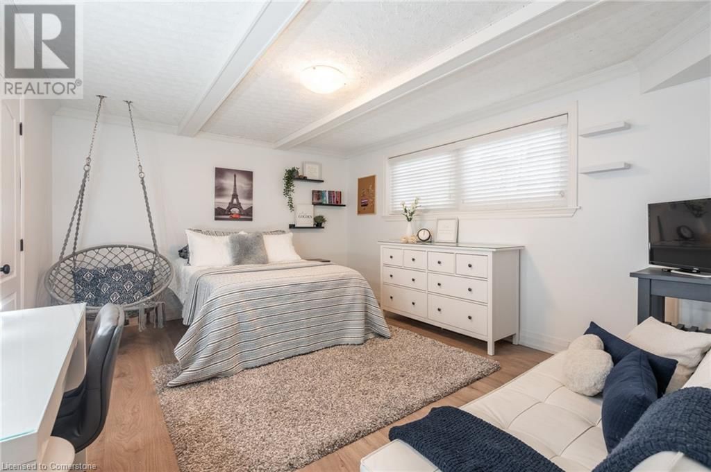 13 WOODEND DRIVE Image 33