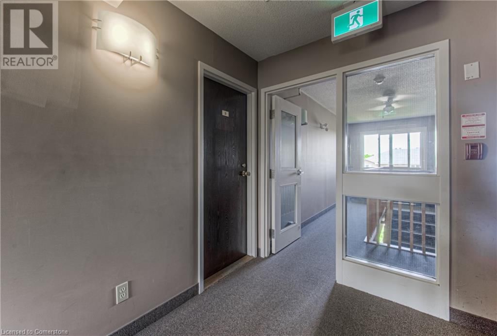 9 - 331 NORTHLAKE DRIVE Image 32