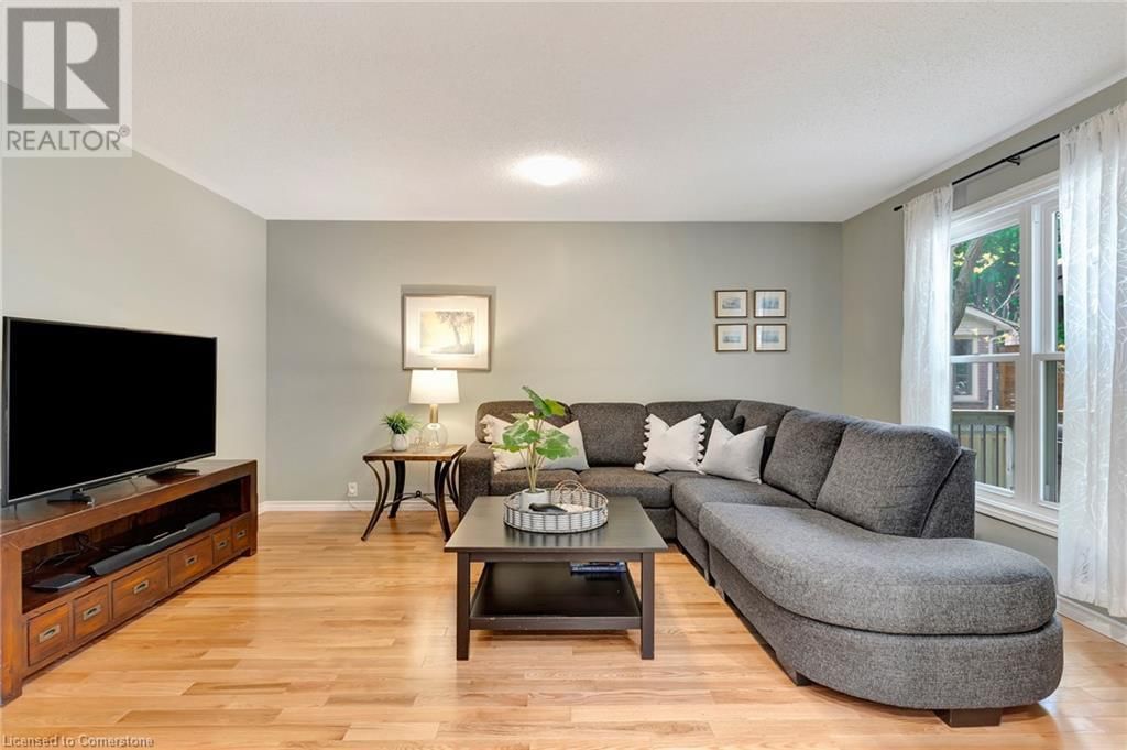 10 HUNTINGWOOD COURT Image 12