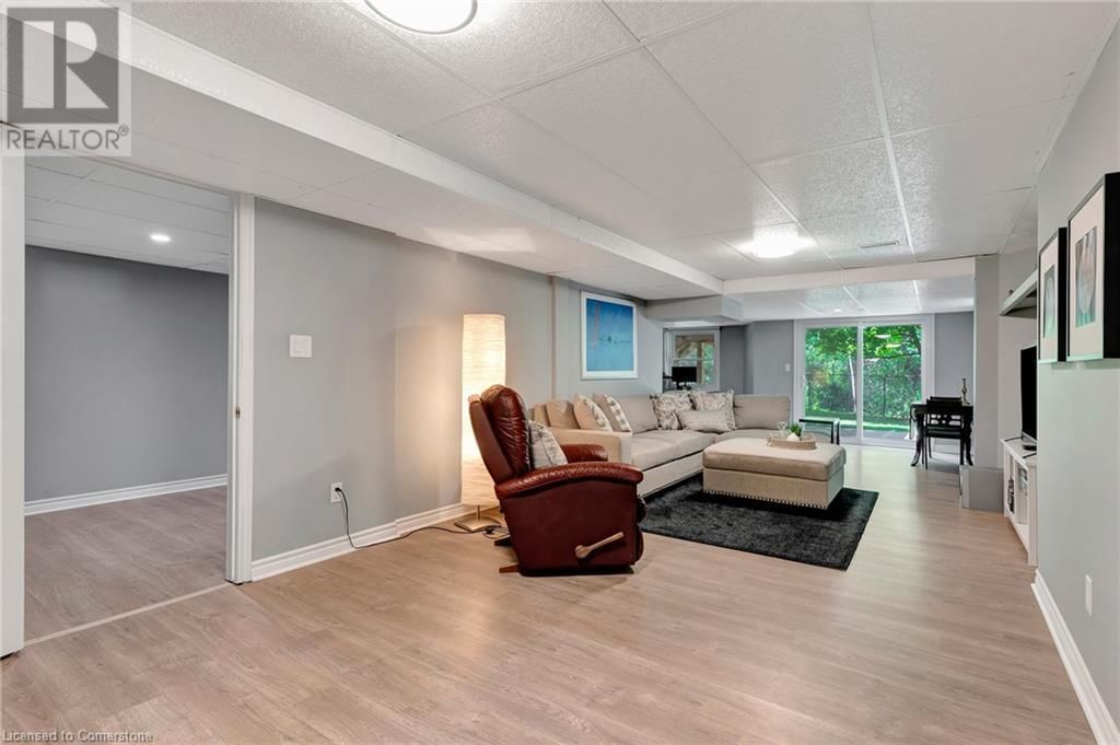 10 HUNTINGWOOD COURT Image 31