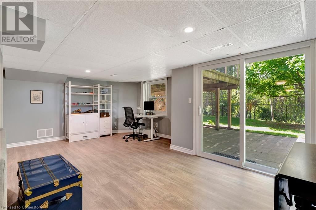 10 HUNTINGWOOD COURT Image 32