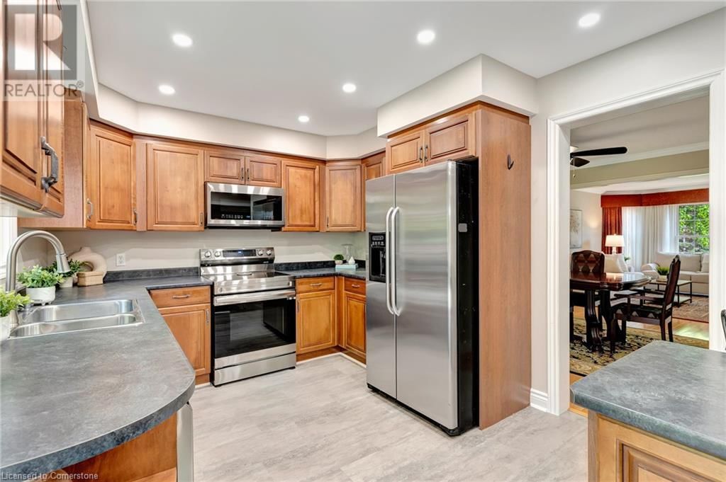10 HUNTINGWOOD COURT Image 7