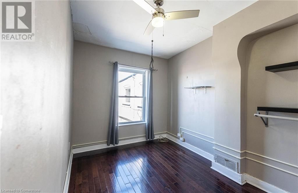 2 - 4993 KING STREET Image 14