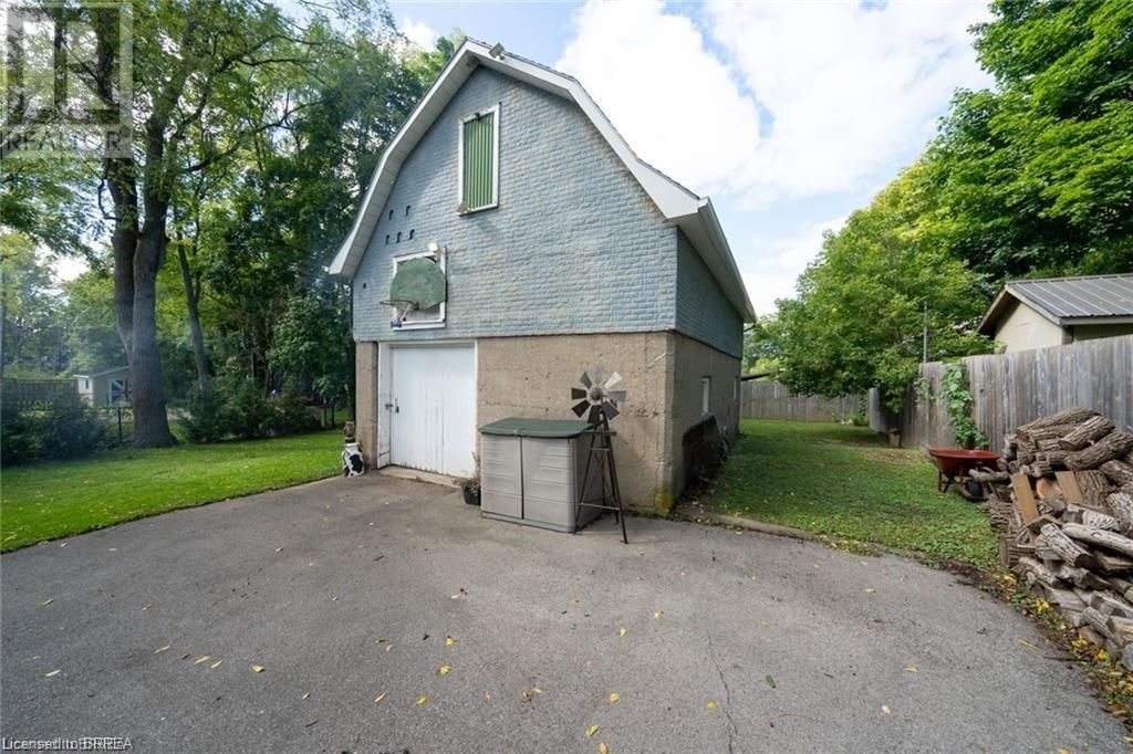 284 COLBORNE STREET NORTH Image 15
