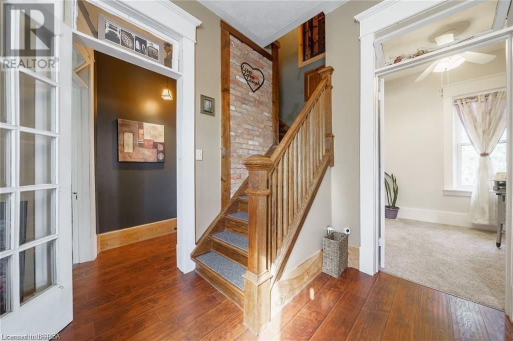 284 COLBORNE STREET NORTH Image 20