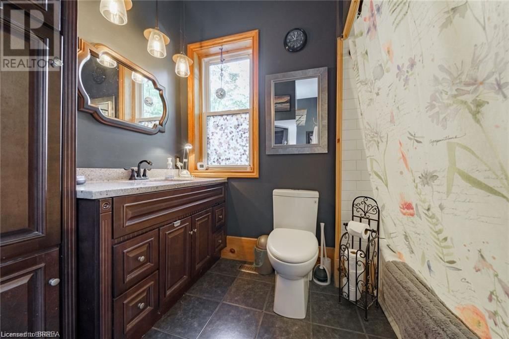 284 COLBORNE STREET NORTH Image 22
