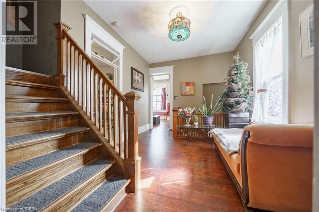 284 COLBORNE STREET NORTH Image 25