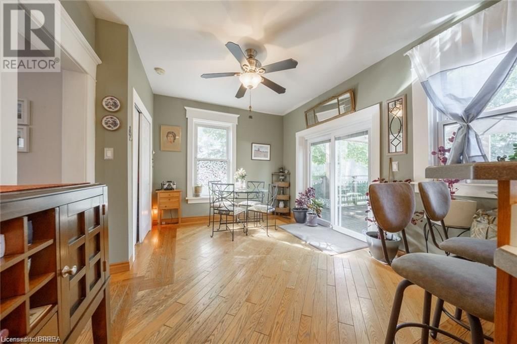 284 COLBORNE STREET NORTH Image 31