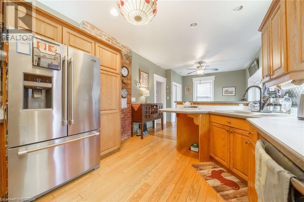 284 COLBORNE STREET NORTH Image 32