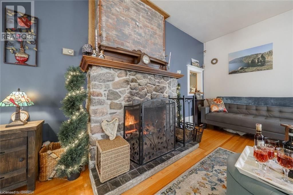284 COLBORNE STREET NORTH Image 35