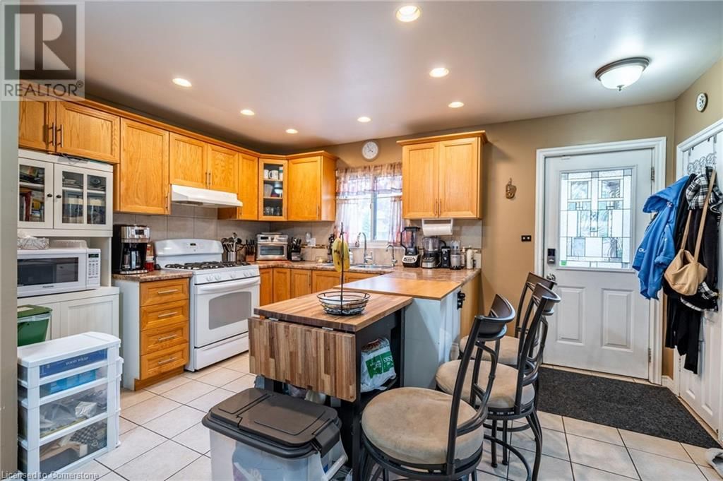 12 ROSSMORE AVENUE Image 10