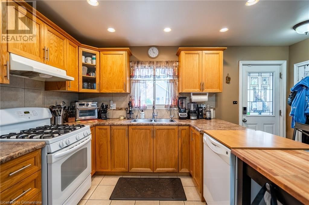 12 ROSSMORE AVENUE Image 12