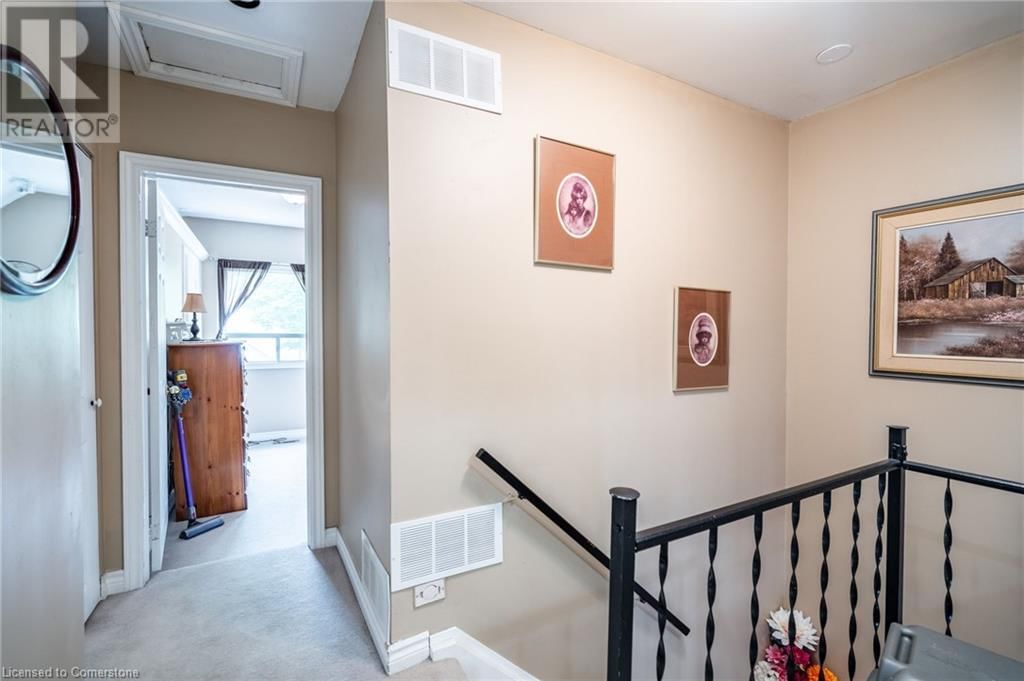 12 ROSSMORE AVENUE Image 20