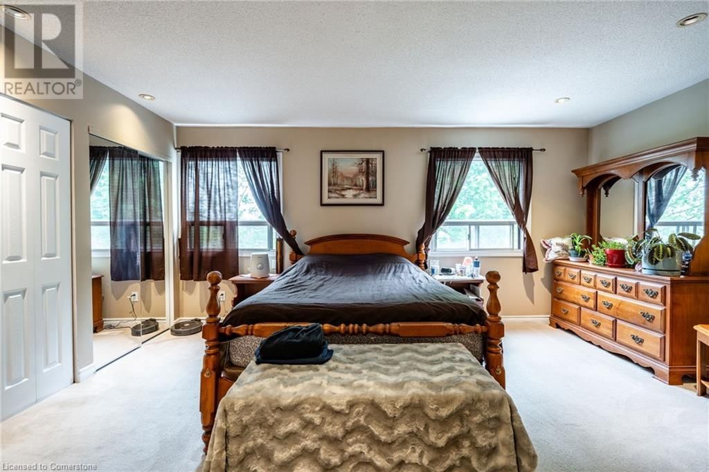 12 ROSSMORE AVENUE Image 21
