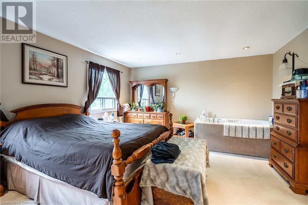 12 ROSSMORE AVENUE Image 22
