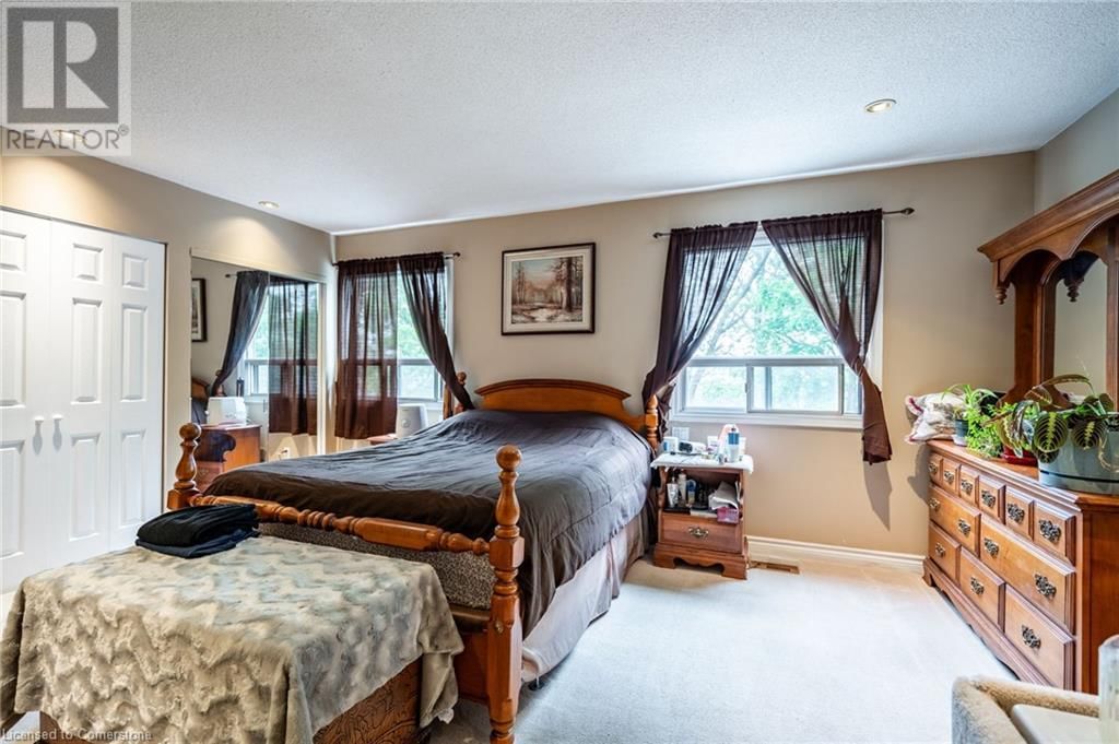 12 ROSSMORE AVENUE Image 24