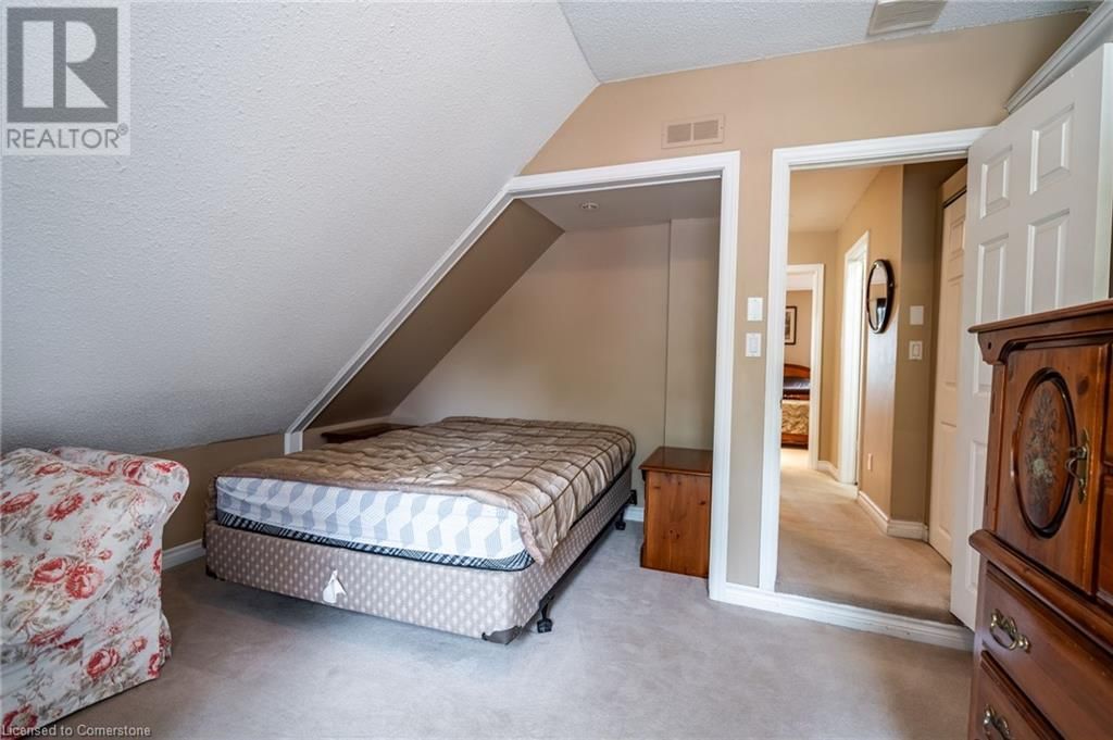 12 ROSSMORE AVENUE Image 27