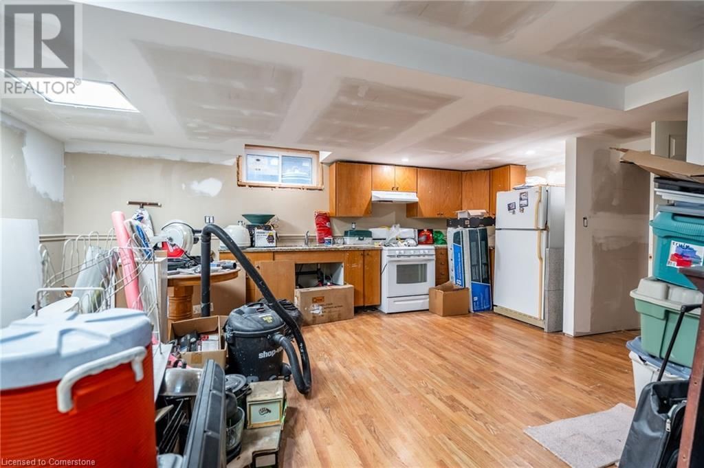 12 ROSSMORE AVENUE Image 29