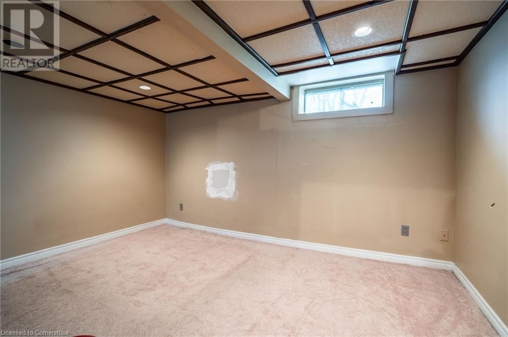 12 ROSSMORE AVENUE Image 31