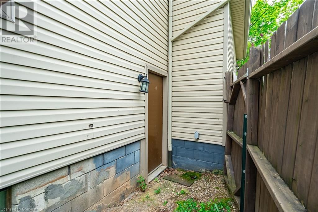 12 ROSSMORE AVENUE Image 43