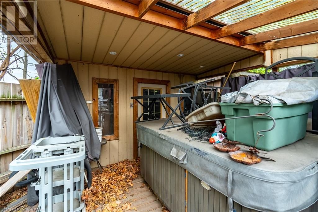12 ROSSMORE AVENUE Image 44