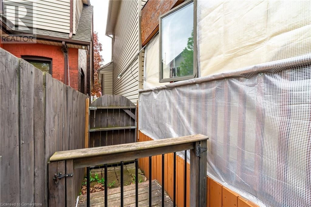 12 ROSSMORE AVENUE Image 45