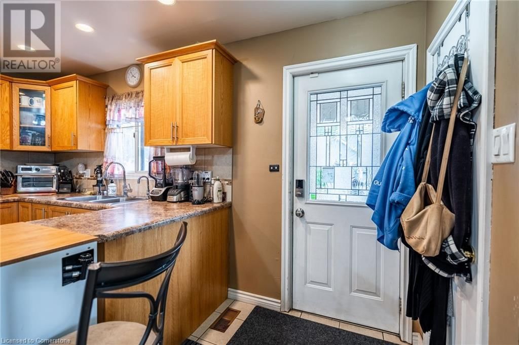 12 ROSSMORE AVENUE Image 8