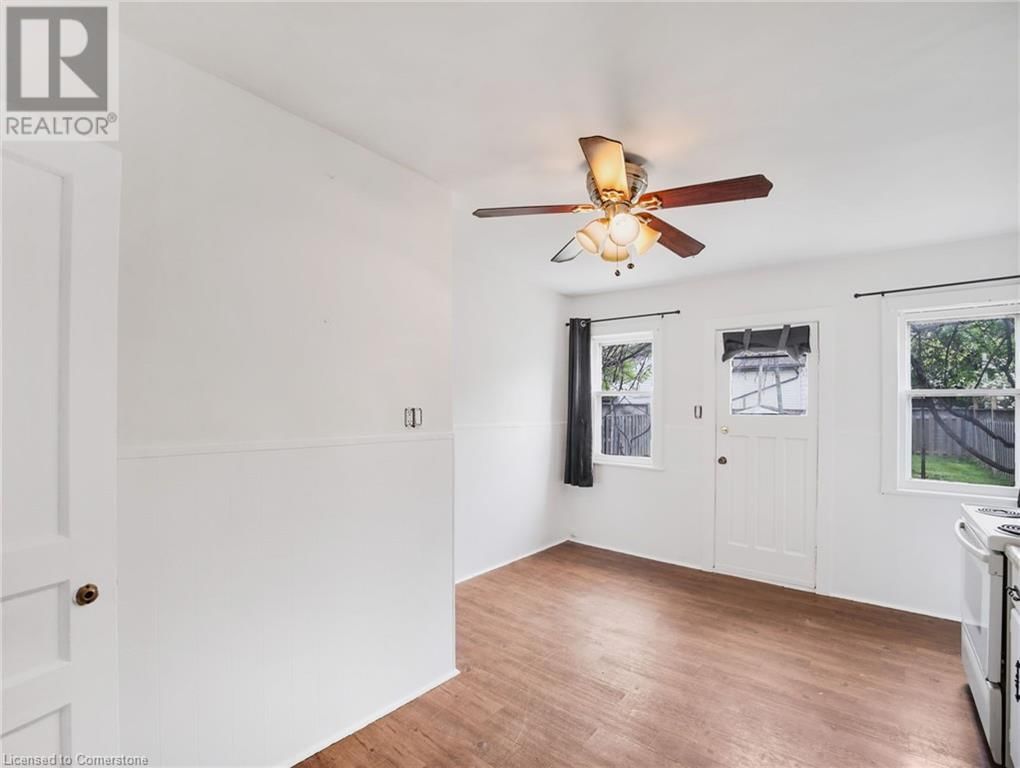 42 ELLIS AVENUE Image 11