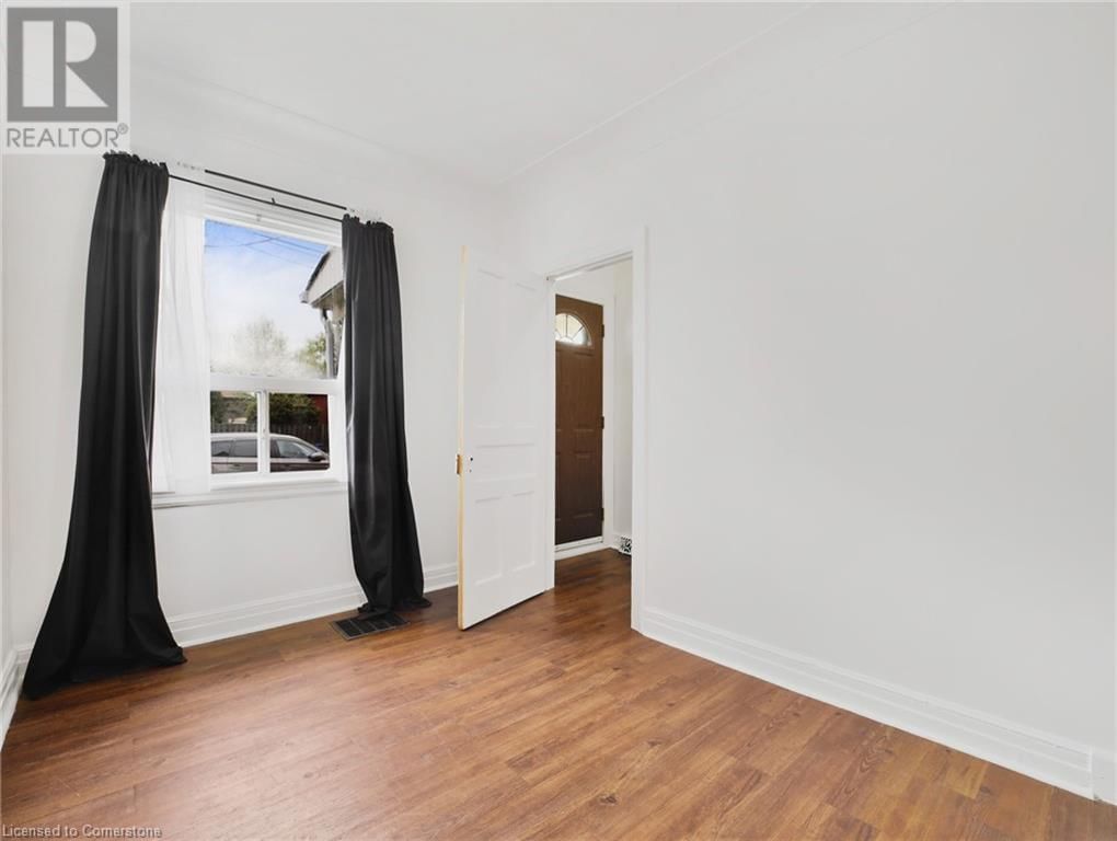 42 ELLIS AVENUE Image 15