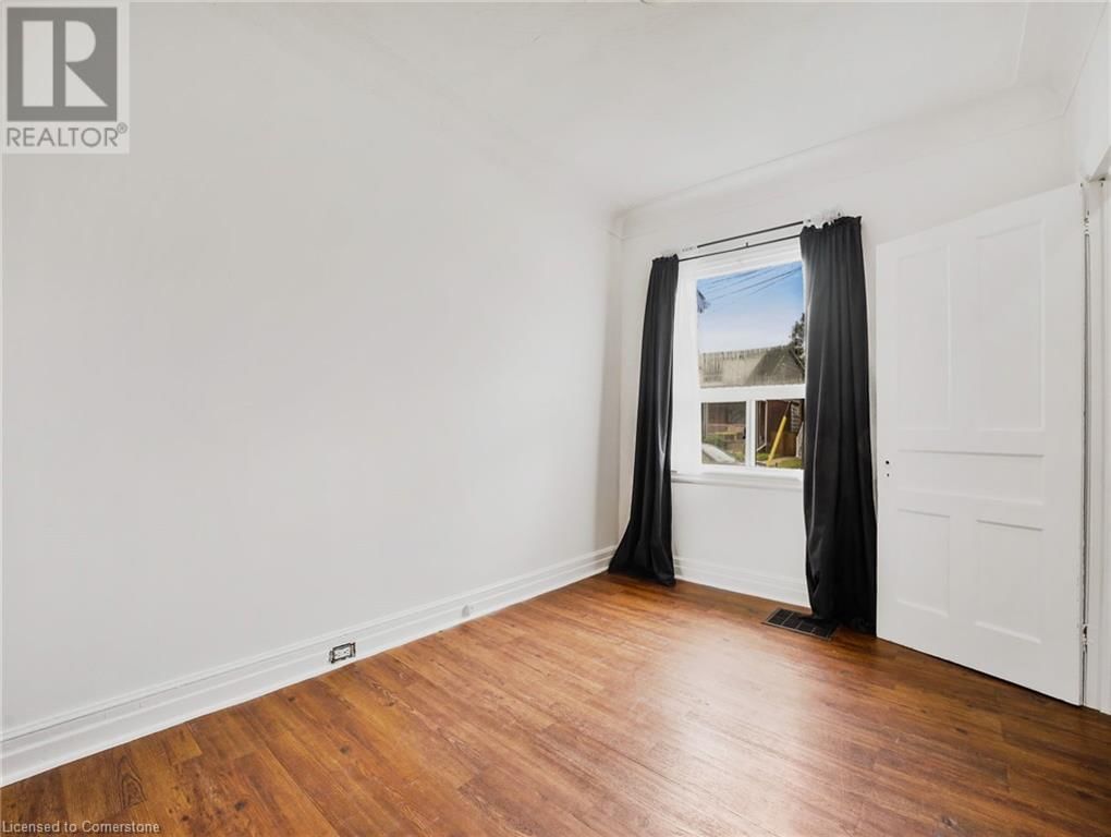 42 ELLIS AVENUE Image 16