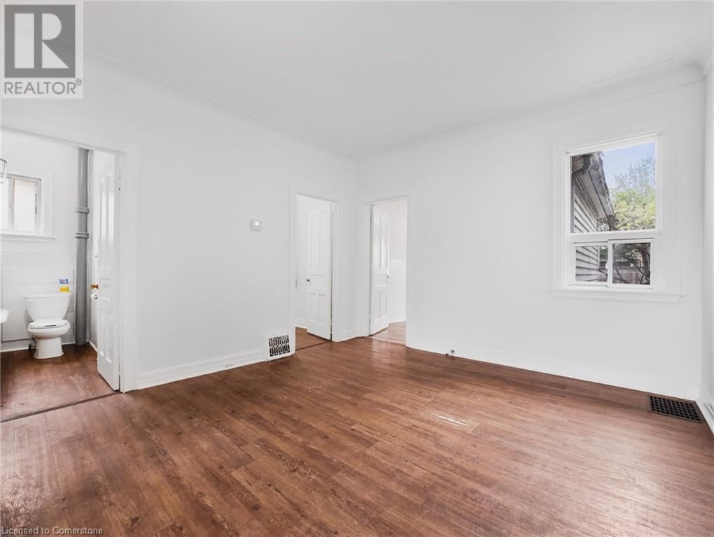 42 ELLIS AVENUE Image 19