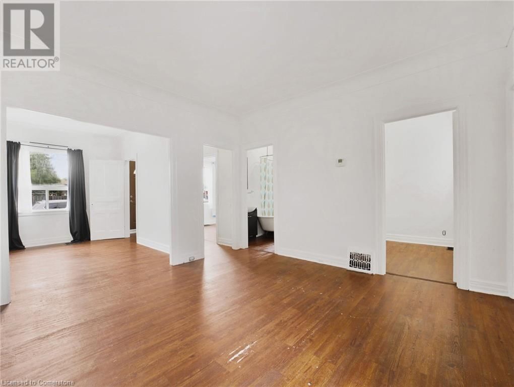 42 ELLIS AVENUE Image 21