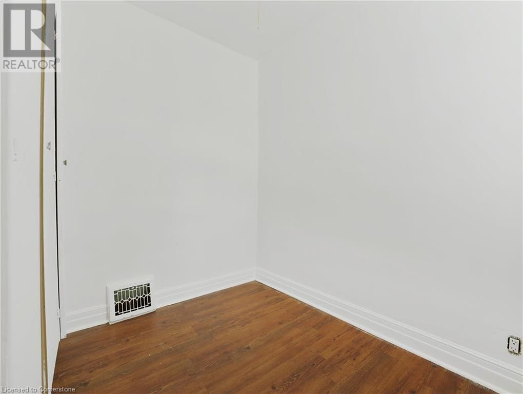 42 ELLIS AVENUE Image 23
