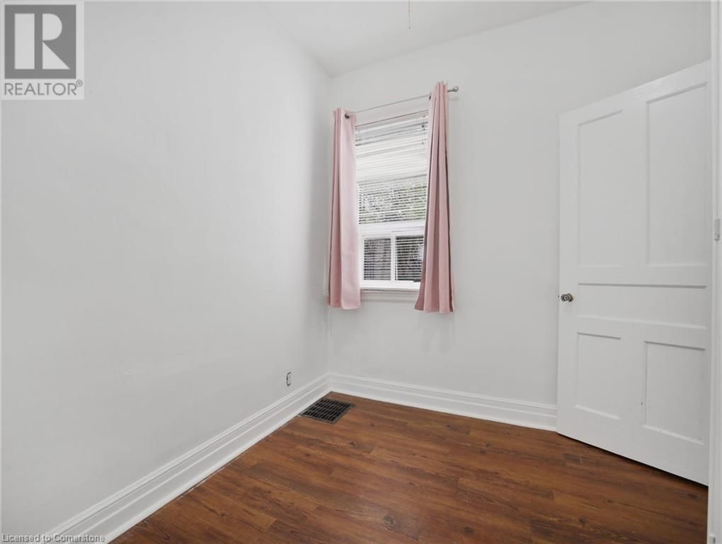 42 ELLIS AVENUE Image 24