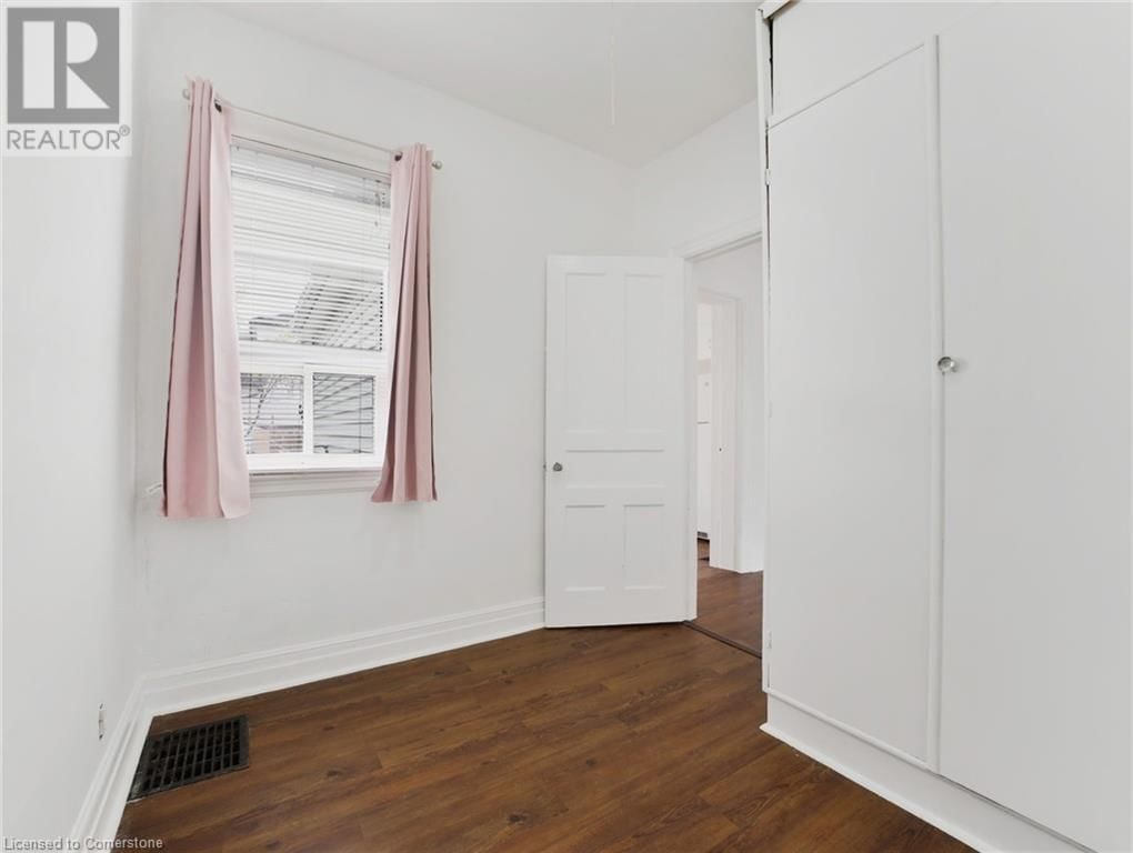 42 ELLIS AVENUE Image 25
