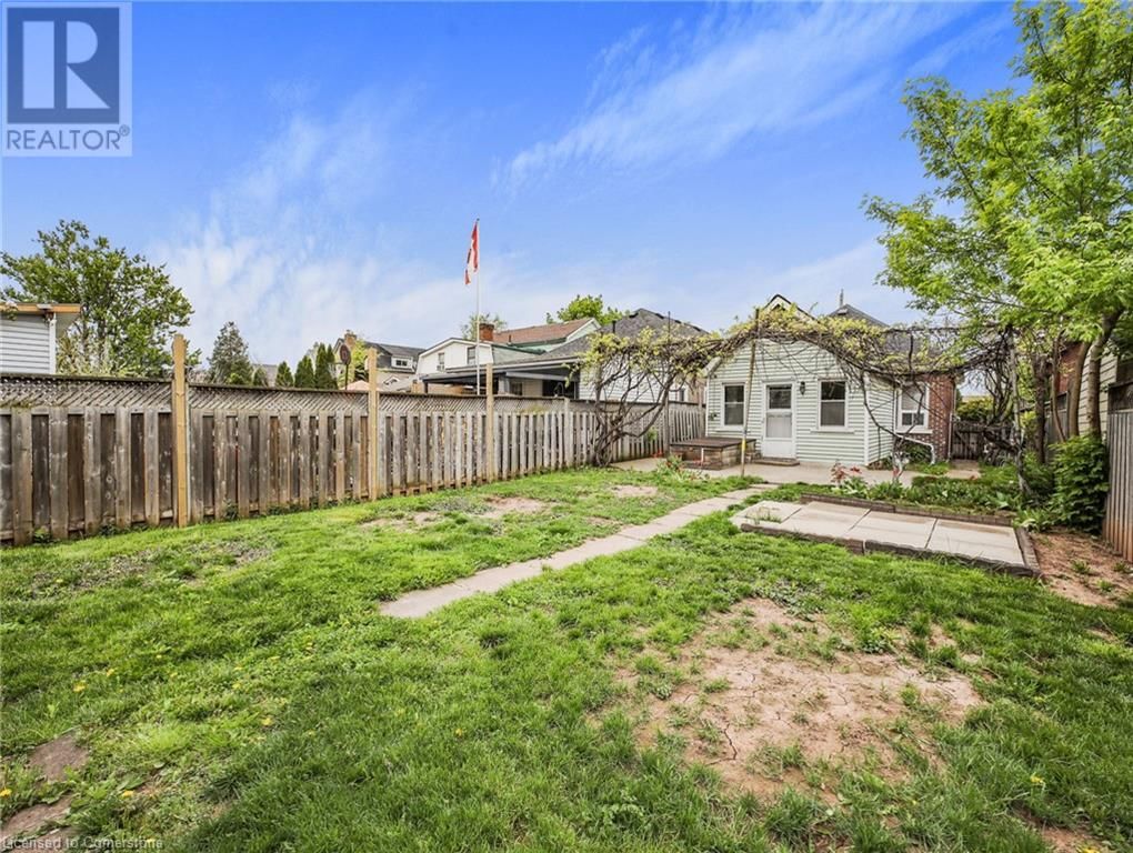 42 ELLIS AVENUE Image 32