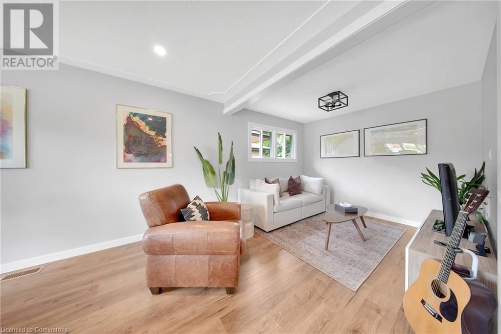 211 CONNAUGHT STREET Image 12