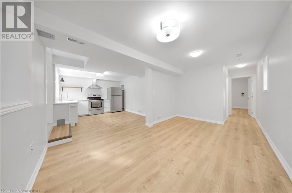 211 CONNAUGHT STREET Image 22