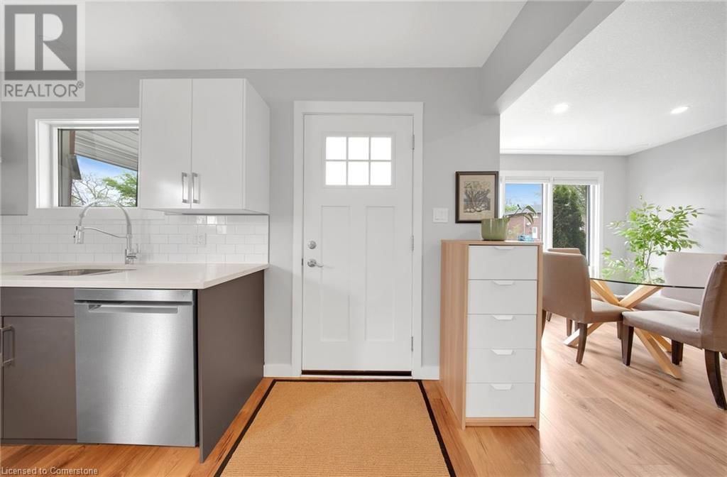 211 CONNAUGHT STREET Image 4