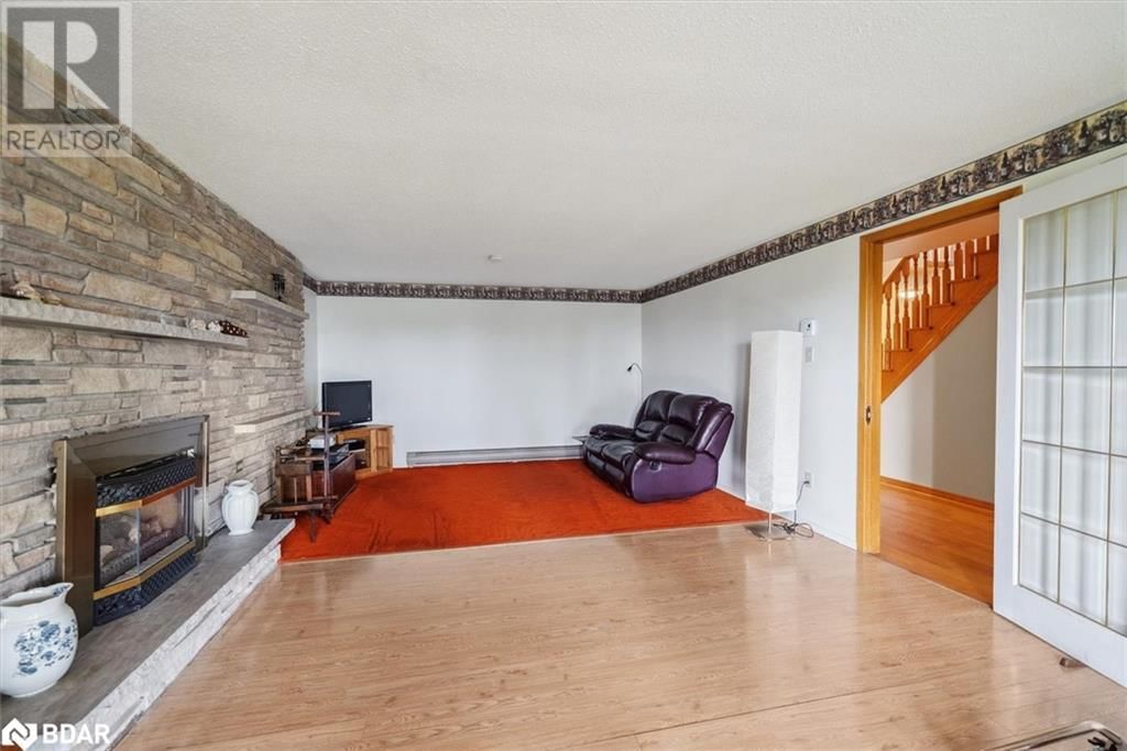 381 COUNTRY CLUB CIRCLE Image 18