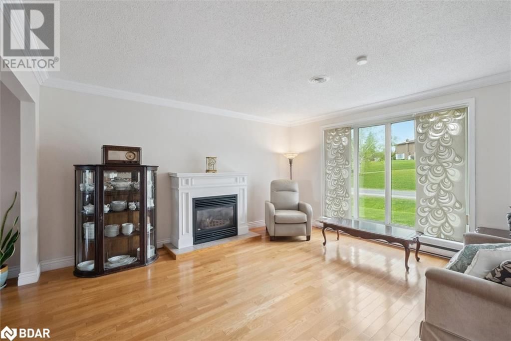 381 COUNTRY CLUB CIRCLE Image 6