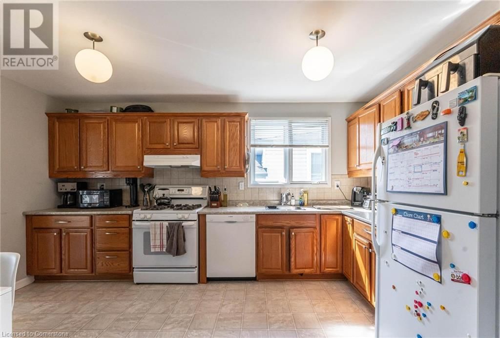 1 - 185 BELLINGHAM DRIVE Image 11