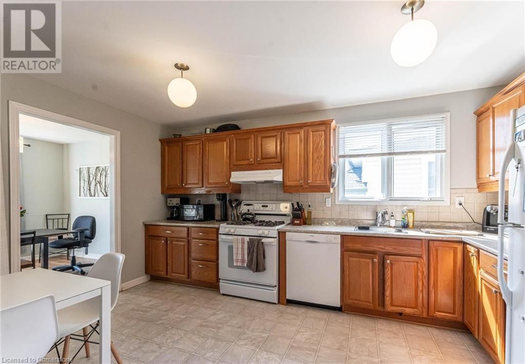1 - 185 BELLINGHAM DRIVE Image 12