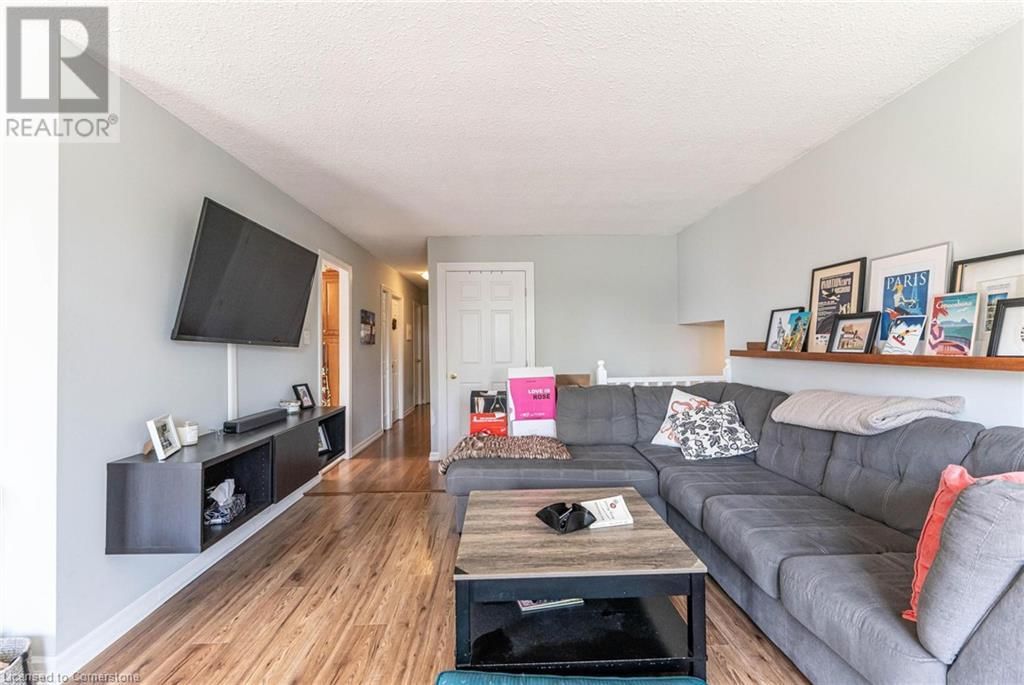 1 - 185 BELLINGHAM DRIVE Image 7