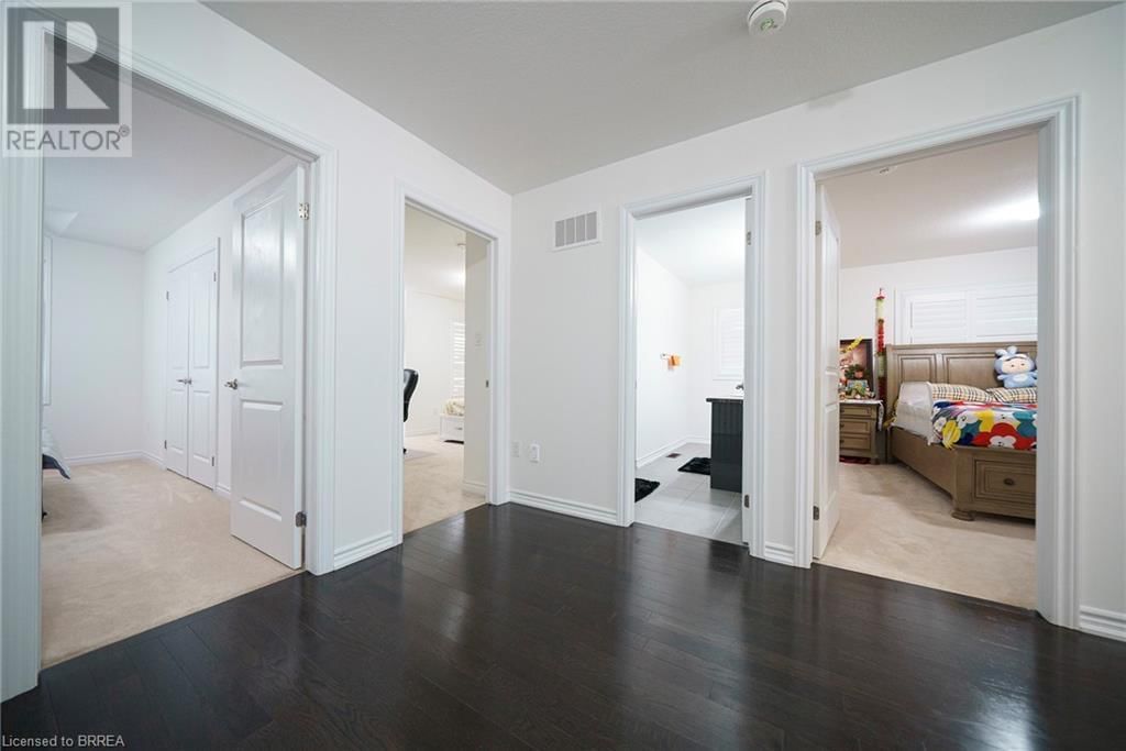 4 SLEETH STREET Image 17