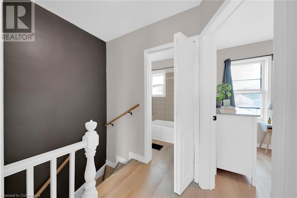 92 GLENDALE AVENUE NORTH Image 14
